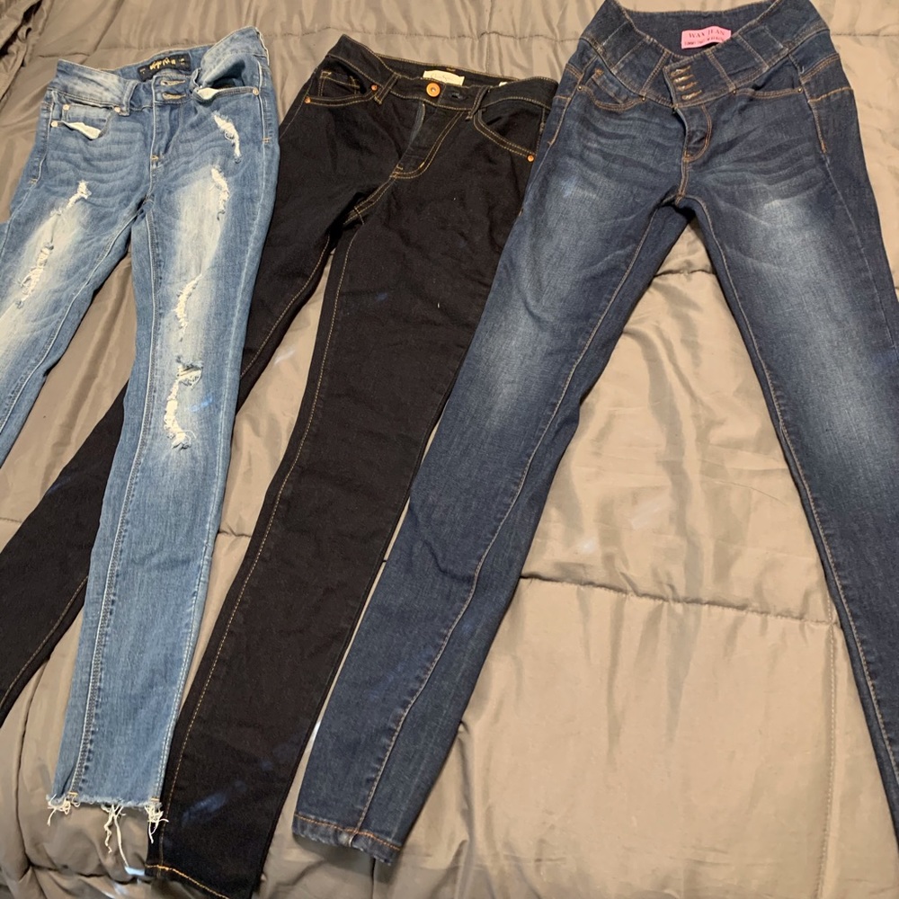 4 pair of jeans !!!! Bundle deal!!! Brand New!!!